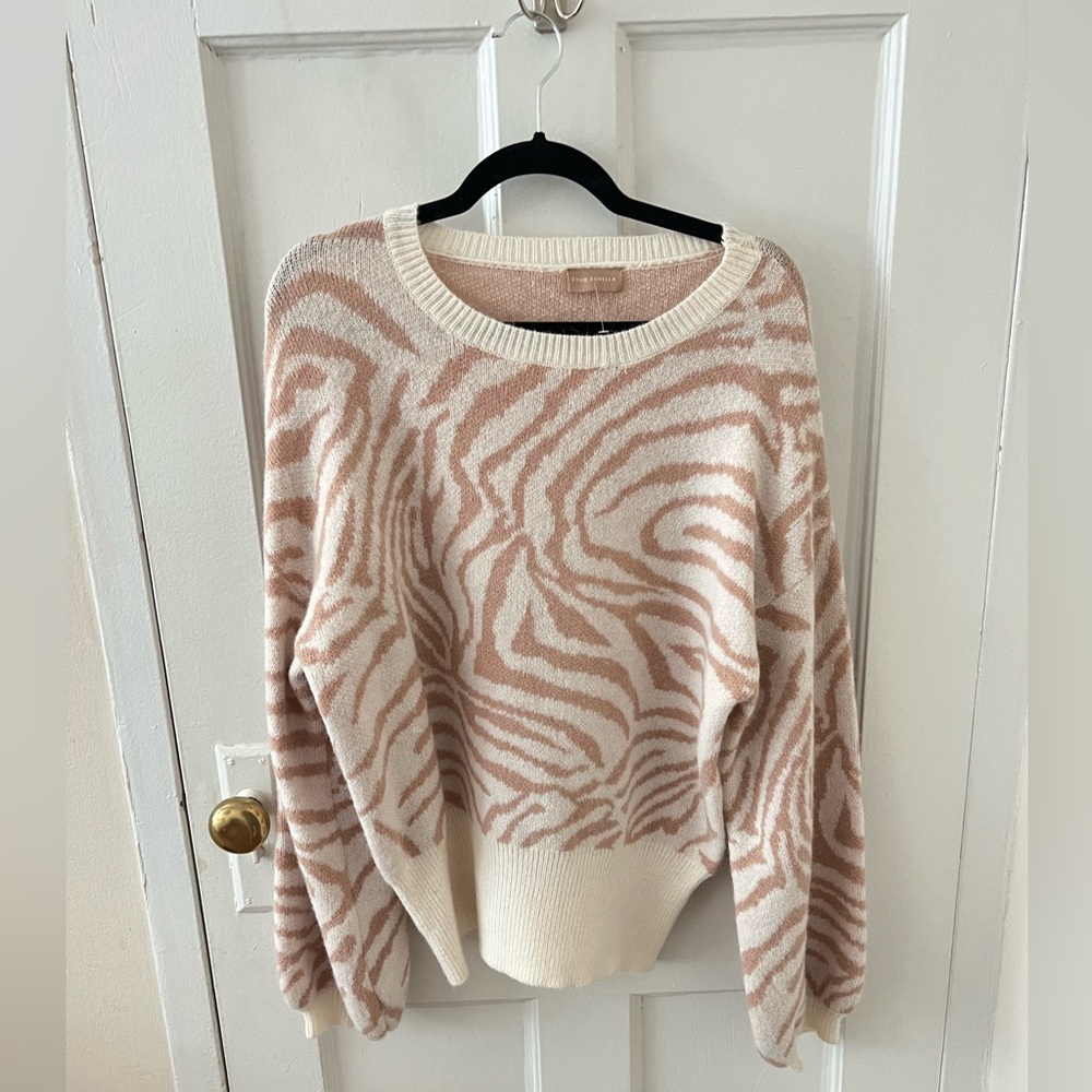 NEW oversized white and beige pattern UNISIZE sweater
